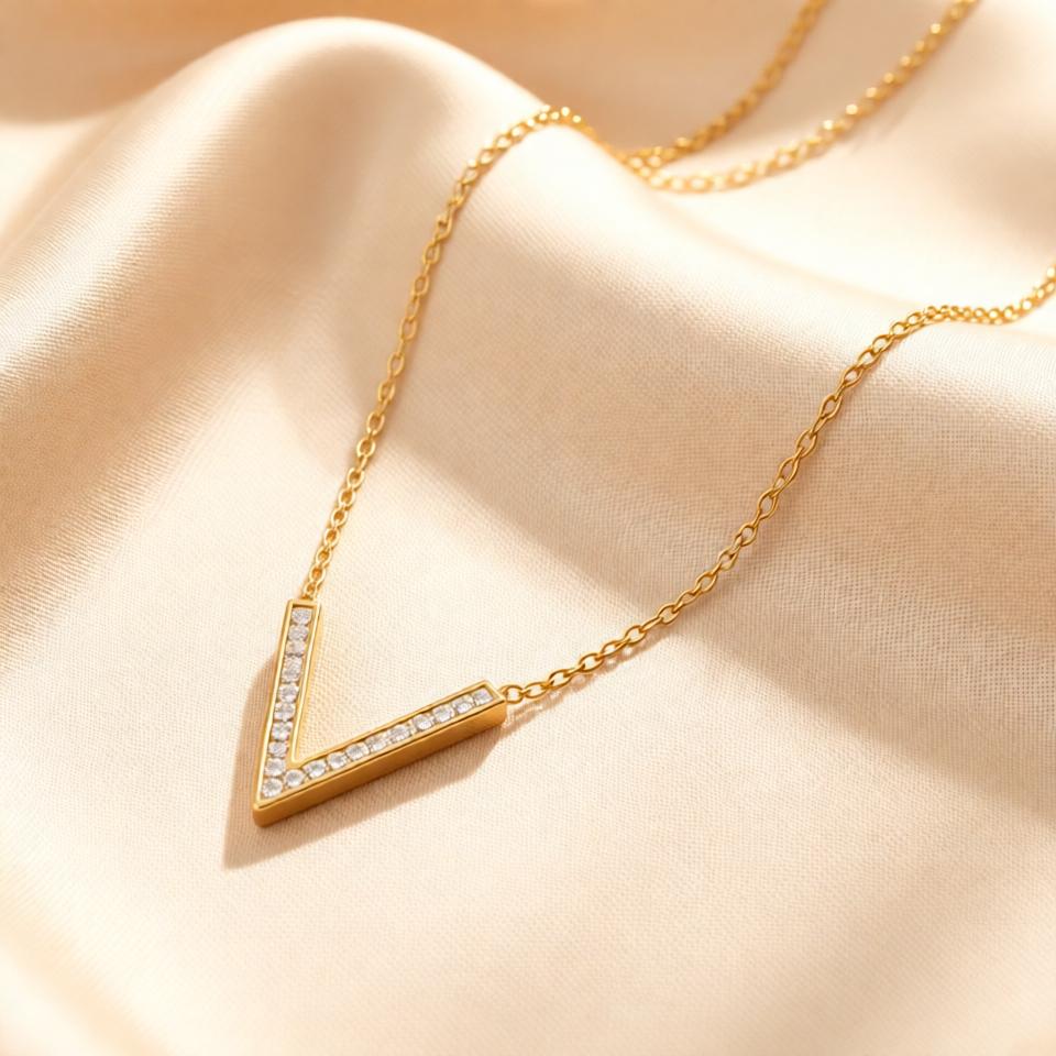 V Classic Chain Pendant – Gold + White view 7