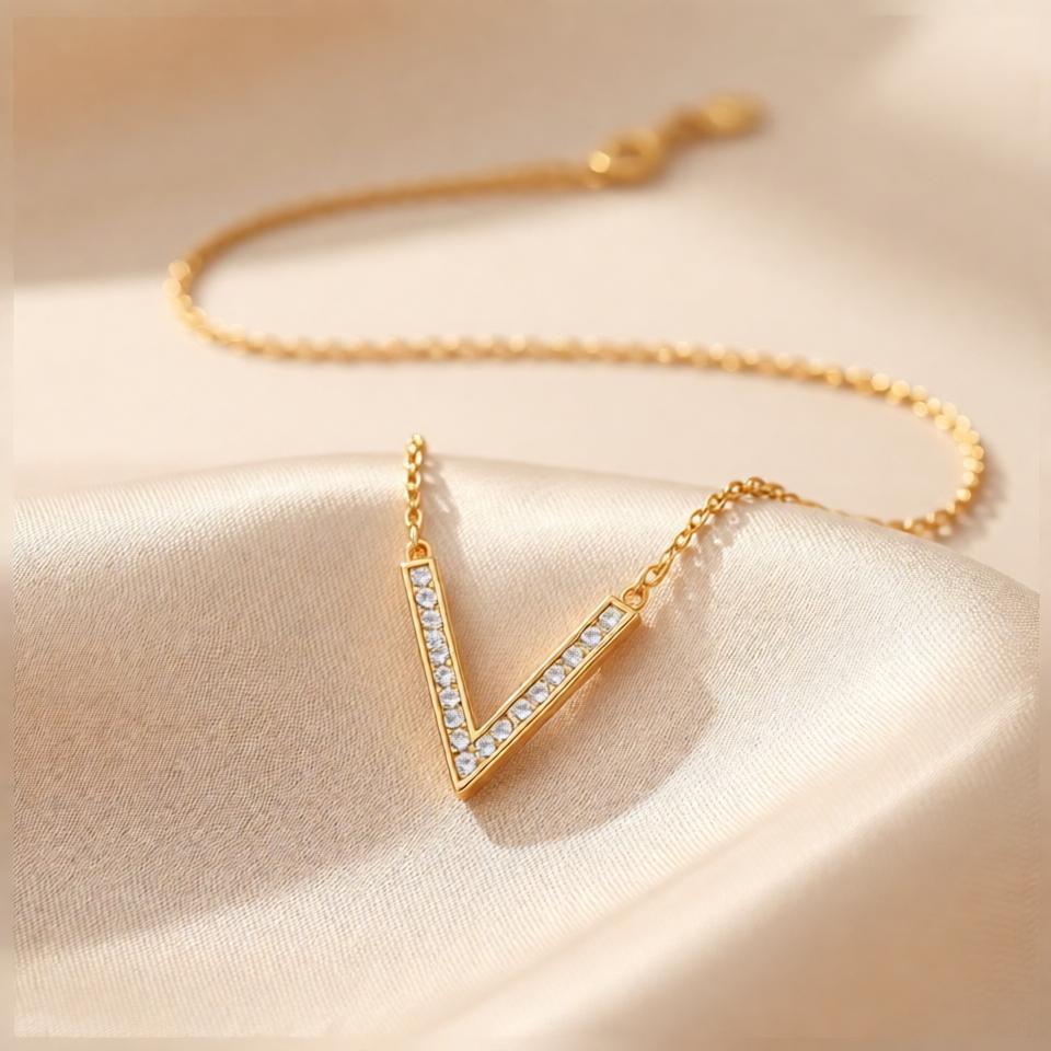 V Classic Chain Pendant – Gold + White view 8