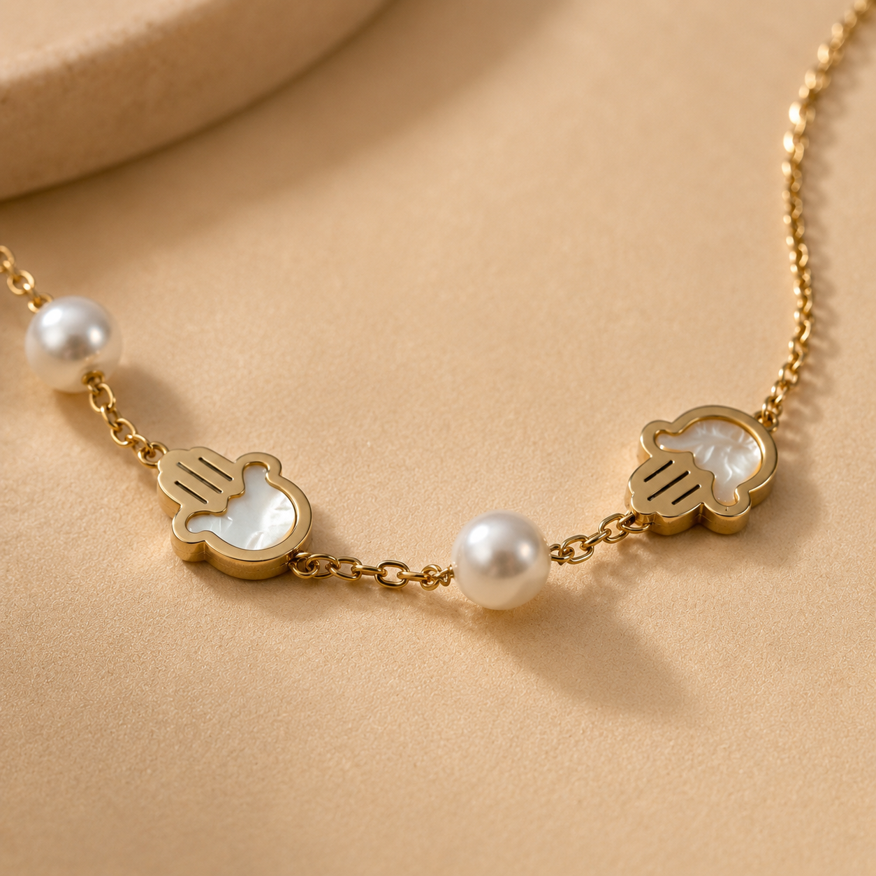 Pearl Chain Pendant — detail