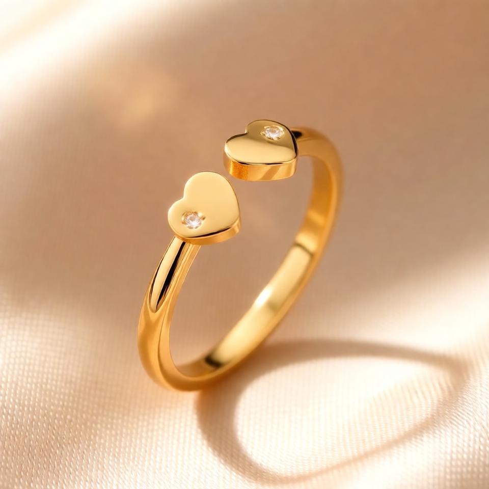 Crossover Heart Ring – Gold view 2
