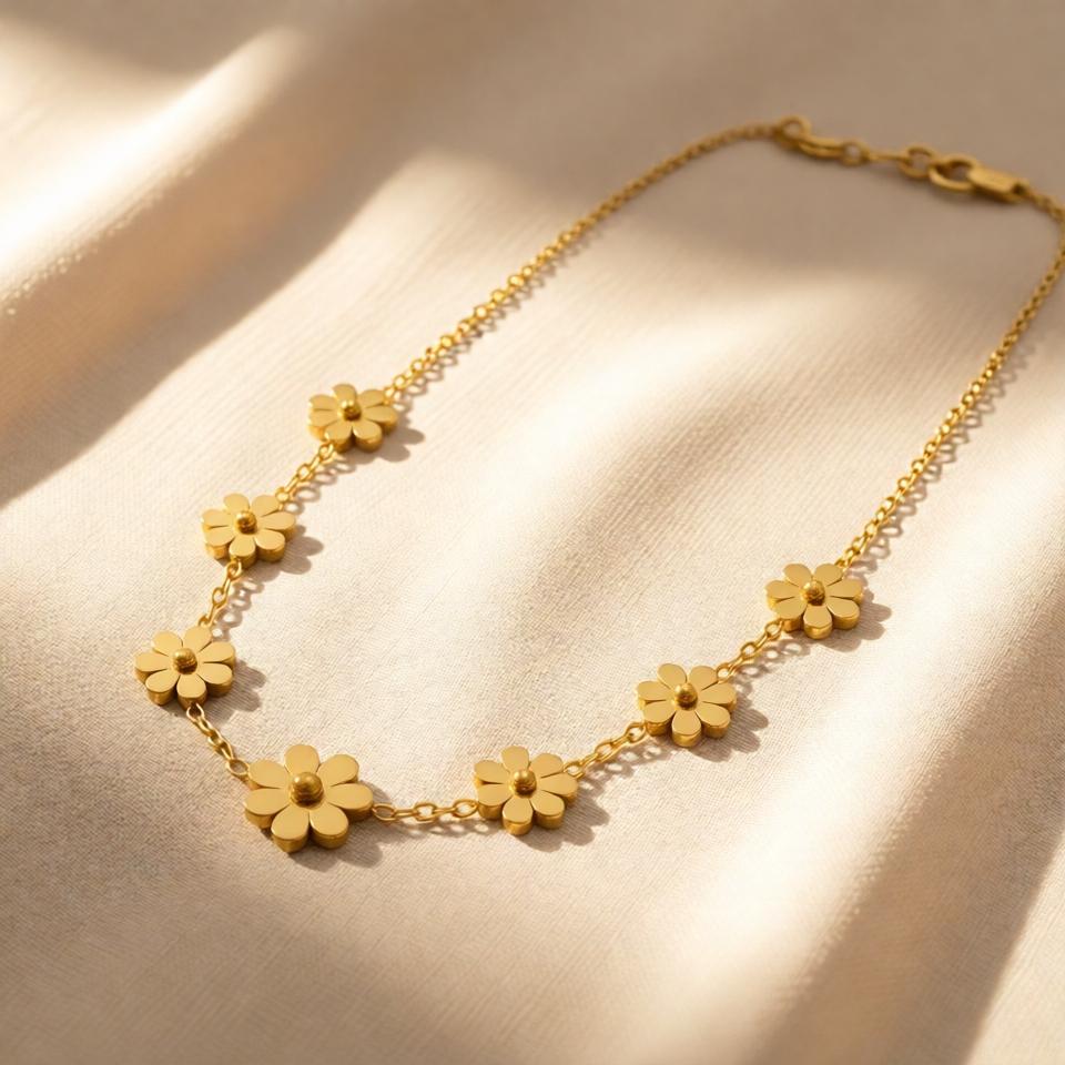 Flower Chain Pendant – Statement – Gold view 7