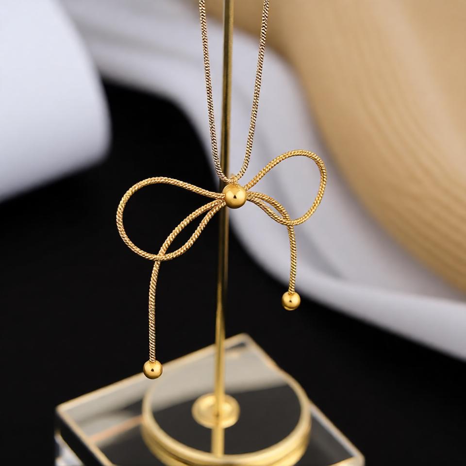 Bow Shaped Chain Pendant – Gold view 8