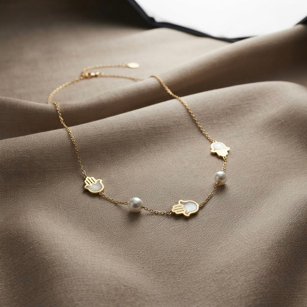 Pearl Chain Pendant — detail