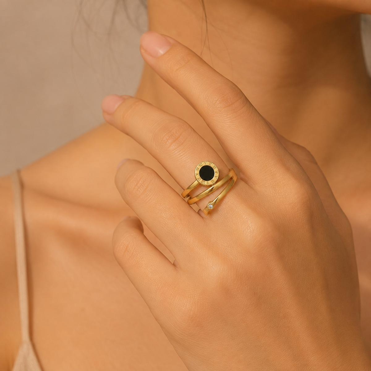 Roman Numeral Double Circle Finger Rings – Gold view 2