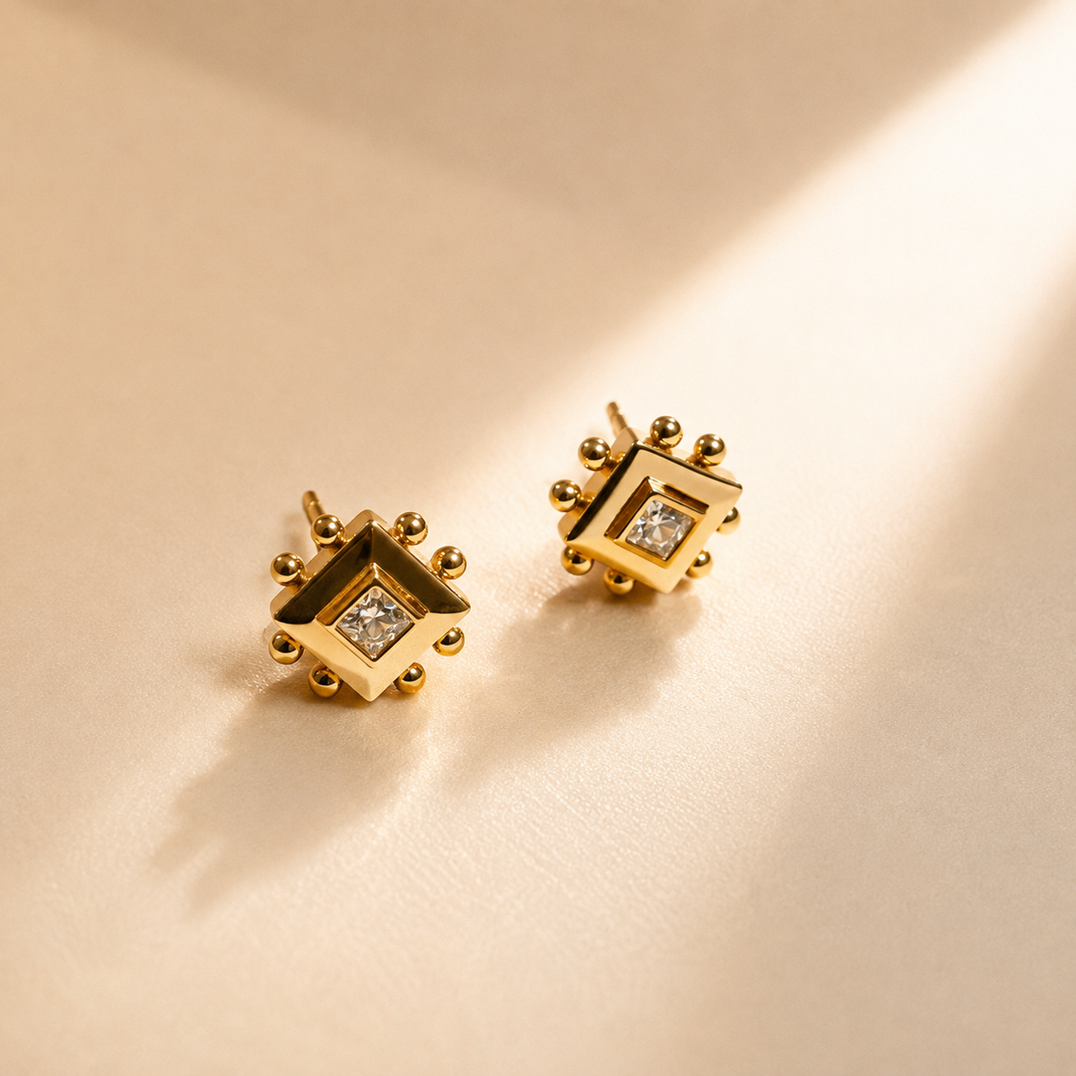 Traditional Earrings – Gold view 4