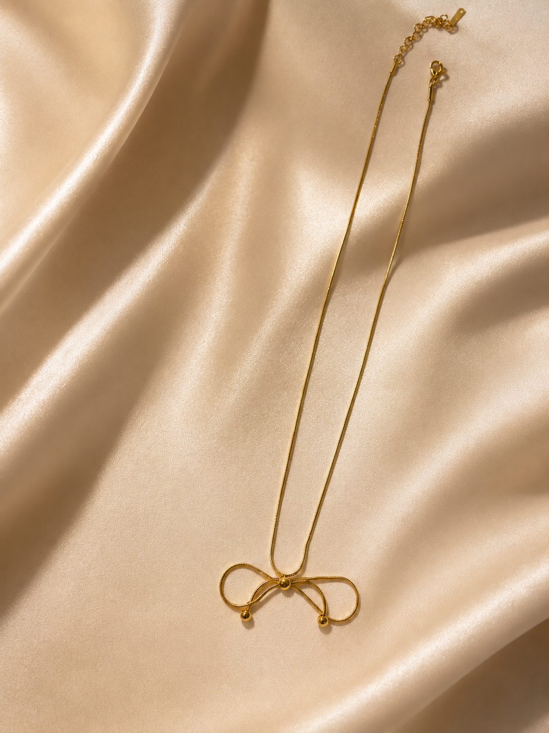 Bow Shaped Chain Pendant – Gold view 4