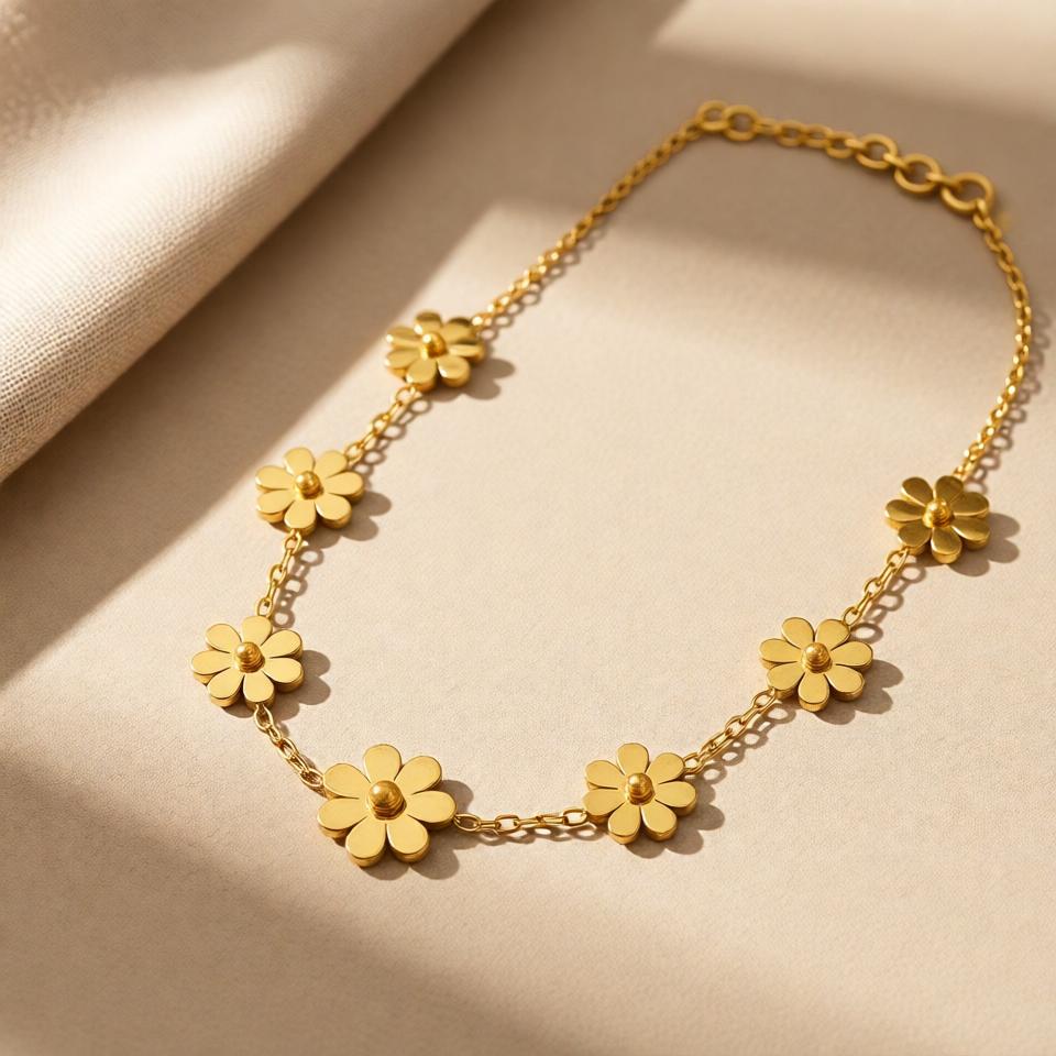 Flower Chain Pendant – Statement – Gold view 5