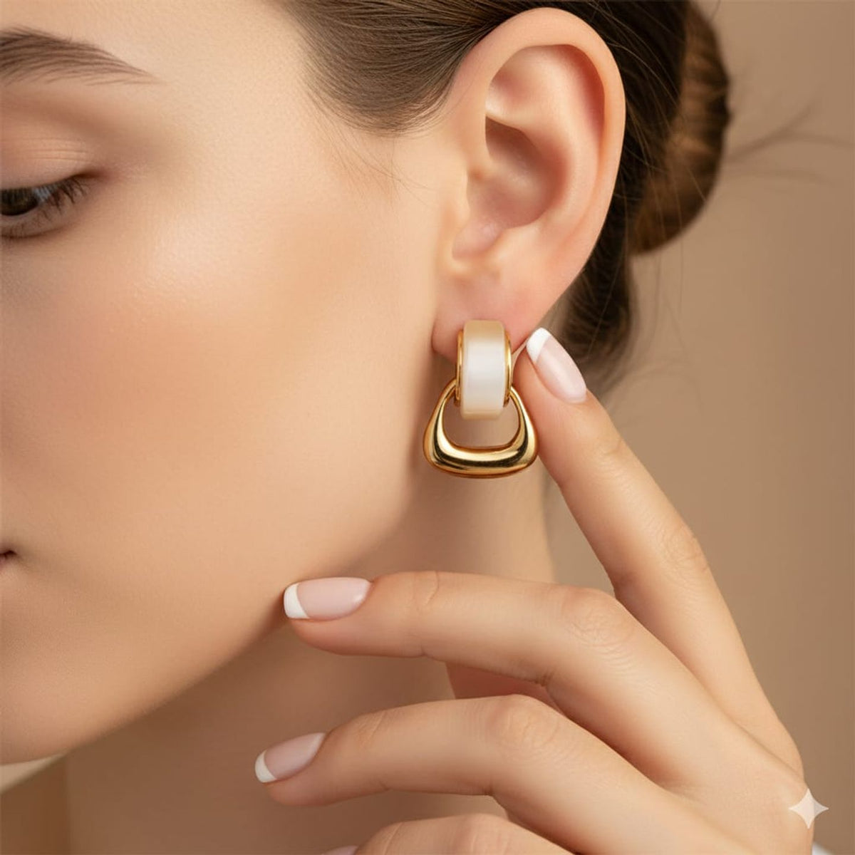 Stylish Drop Earrings – Gold view 1