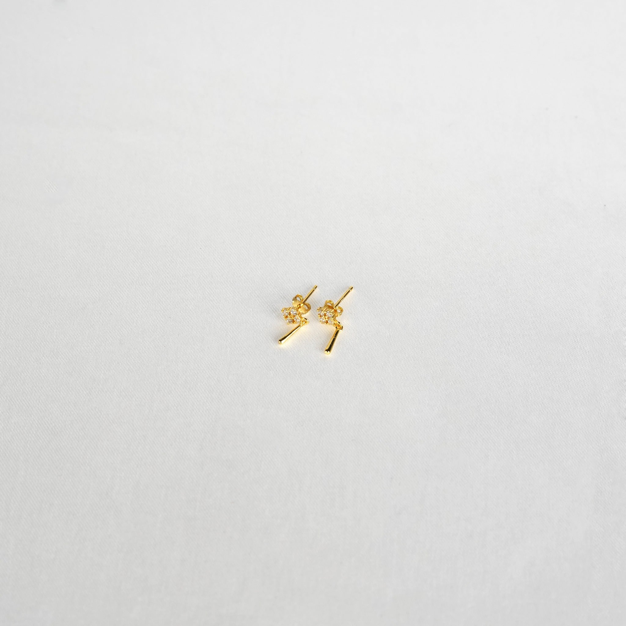 Zircon drop earrings