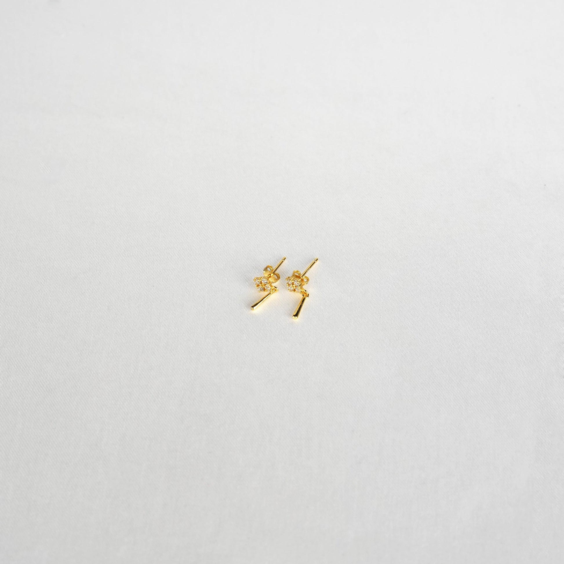 Zircon drop earrings