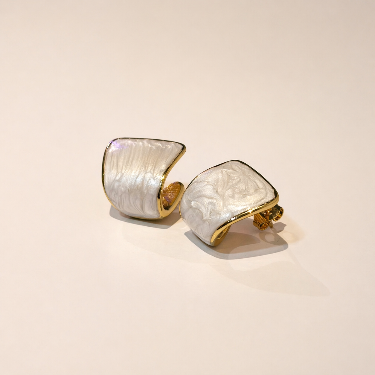 Ivory U-Curve Earring Set