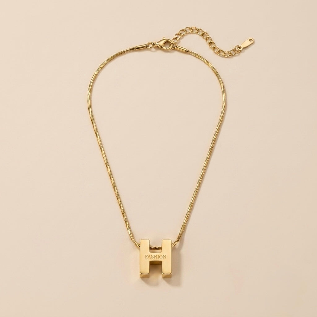 Fancy H Chain Pendant detail view 3