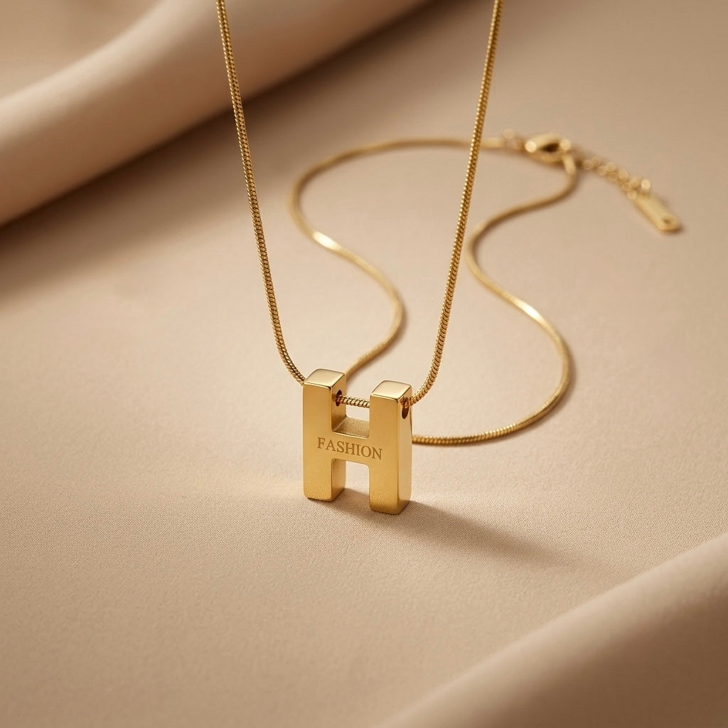Fancy H Chain Pendant detail view 4