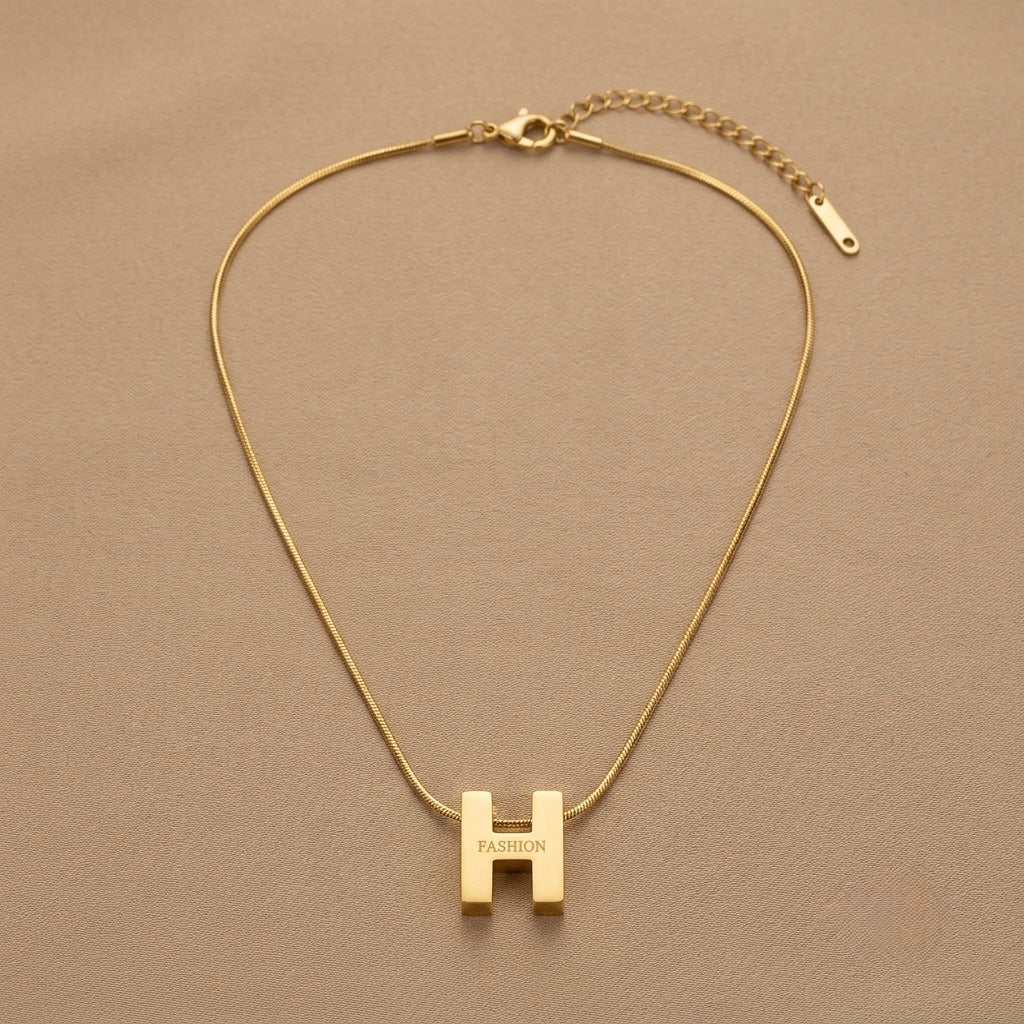 Fancy H Chain Pendant detail view 5