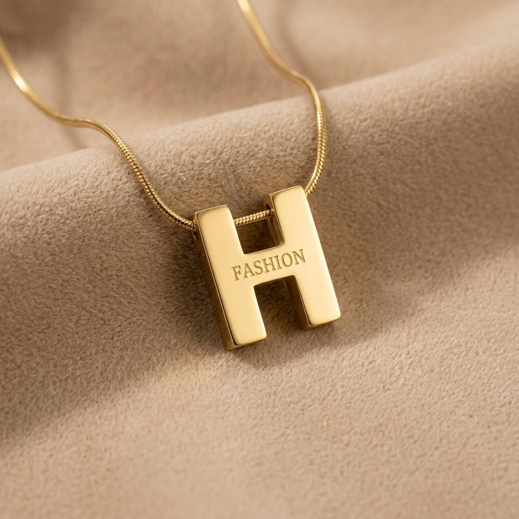 Fancy H Chain Pendant detail view 6