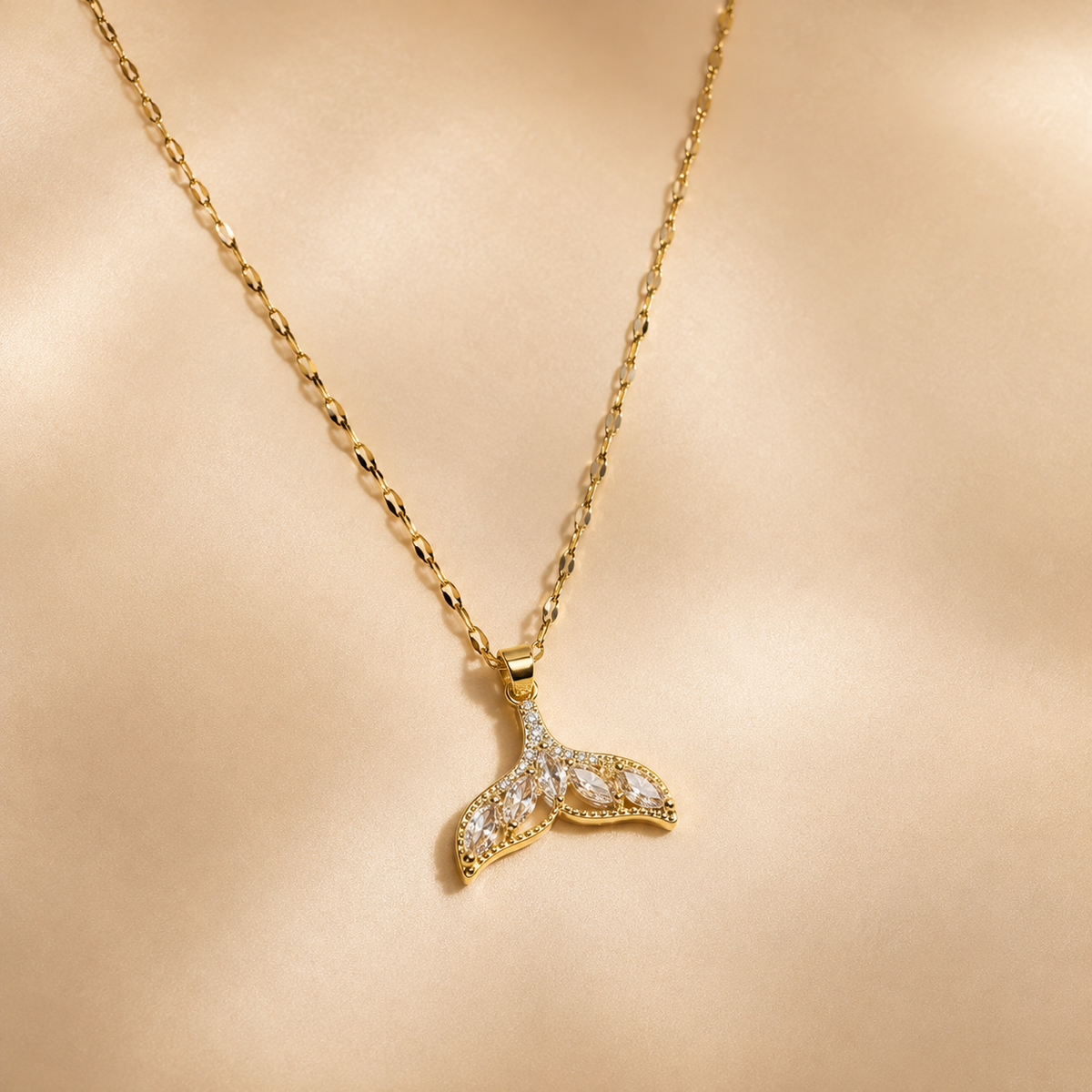 Fish Fin Chain Pendant detail view 5