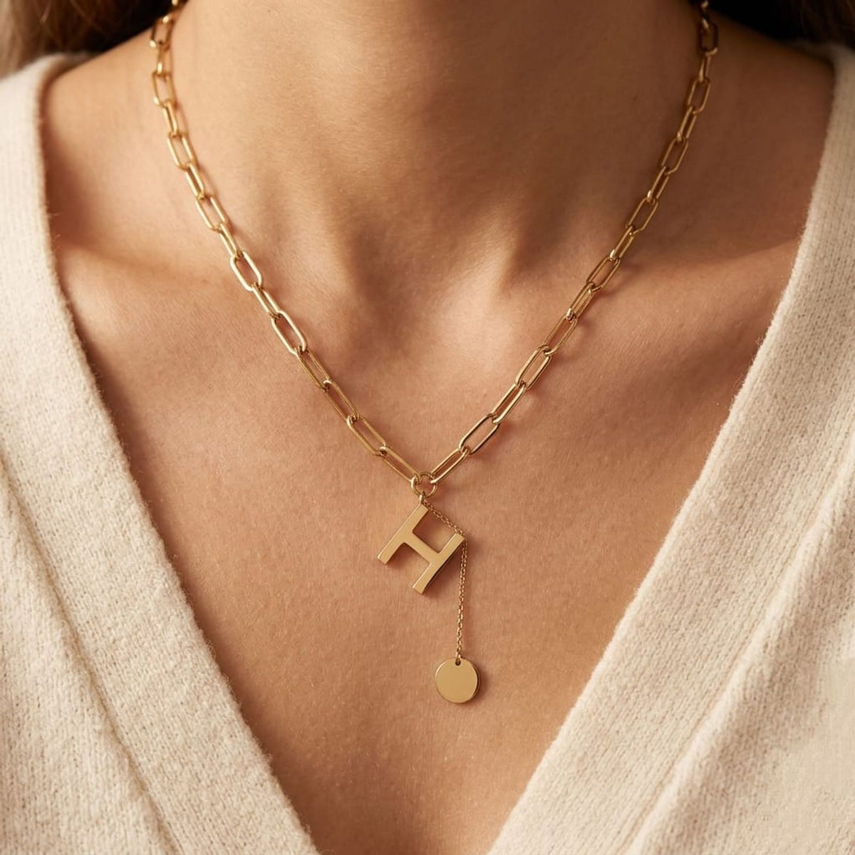H Stylish Chain Pendant in gold