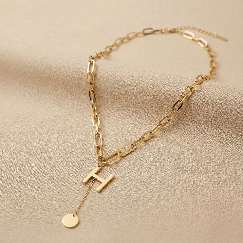 H Stylish Chain Pendant detail view 3