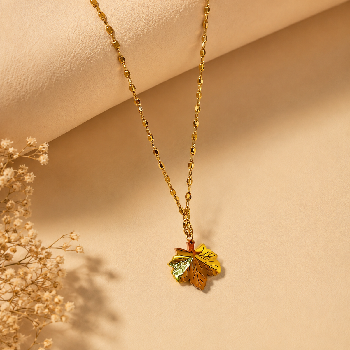 Leafy Fancy Chain Pendant detail view 4