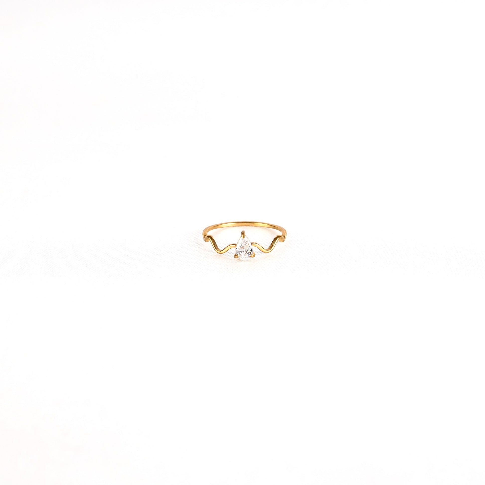 Minimal Zircon Gold Ring